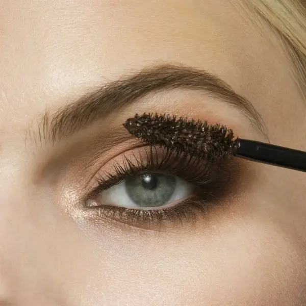 Brun - Mascara Volume Total Temptation de Gemey Maybelline Maybelline 4,00&nbsp;€