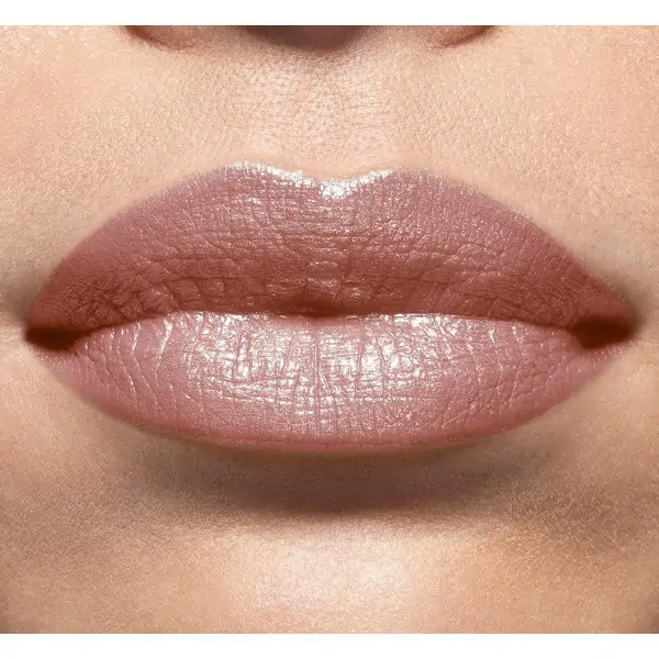 658 Topless - Lipstick Color Riche GLANS van L 'oréal Paris L' oréal 4,99 €