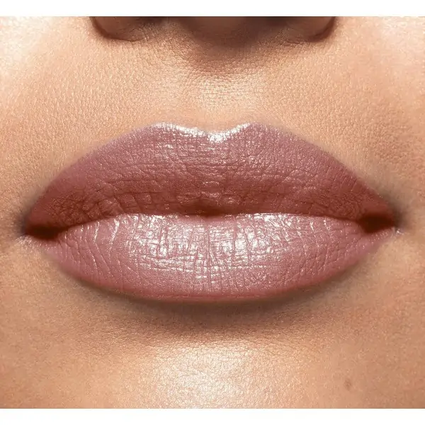 658 en Topless - Cor de Batom Riche BRILLO de L 'oréal París L' oréal 4,99 €