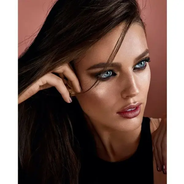 100 Gesmolten Goud - Verlichting Gezicht Studio Master Chroom Metaal Gemey Maybelline Maybelline 5,99 €