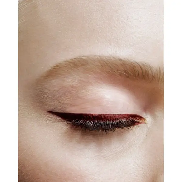 05 Burgundy - Matte Signature Eyeliner Brush van L'Oréal Paris Maybelline 5,99 €