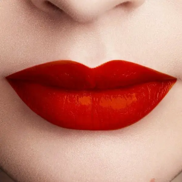 115 De moeite waard - Signature Rouge Matte vloeibare lipinkt van L'Oréal Paris L'Oréal 5,99 €