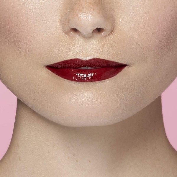 312 Seien Sie kraftvoll - L'Oréal Paris L'Oréal Signature Brilliant lackierte Lippentinte 5,99 €