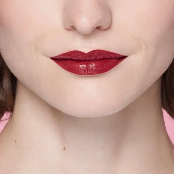302 Be Outstanding - L'Oréal Paris Tinta labial lacada brillante L'Oréal Paris L'Oréal 5,99 €