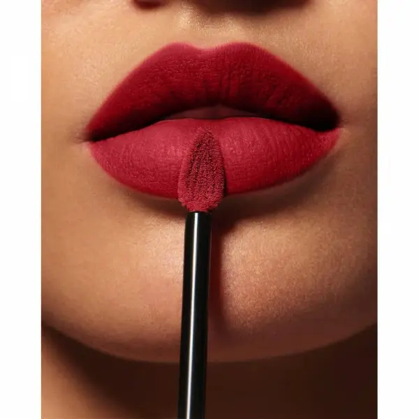 138 Verzekerd - Signature Rouge Matte vloeibare lipinkt van L'Oréal Paris L'Oréal 5,99 €