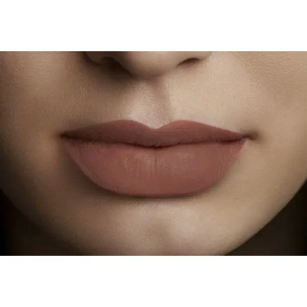 116 I explore - Signature Rouge Matte Liquid Lip Ink di L'Oréal Paris L'Oréal 5.99 €