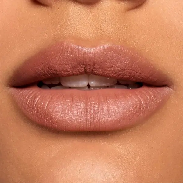 No Cliché - L'Oréal Paris L'Oréal Paris L'Oréal Paris L'Oréal Bonne Mine Color Riche Ultra Matte Lipstick 5,99 €