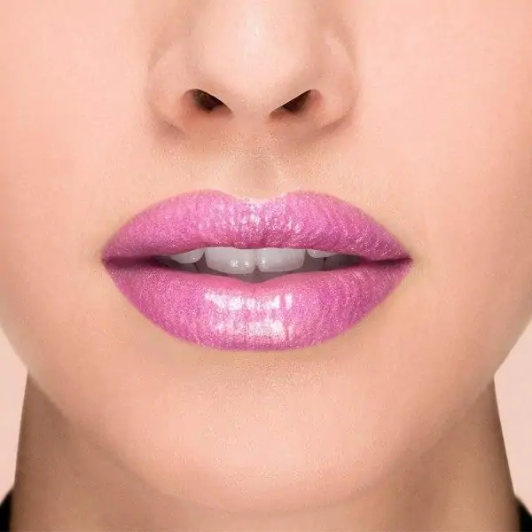 105 Mulberry - Repeuplant Color Riche Plump Lipstick van L'Oréal Paris L'Oréal € 4,99