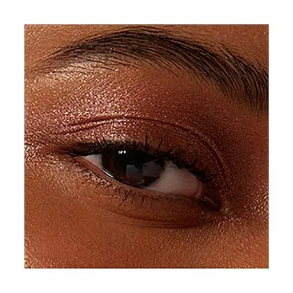 02 Tot està permès - Pigments brillants sense bronze cromàtic de L'Oréal Paris L'Oréal 3,99 €