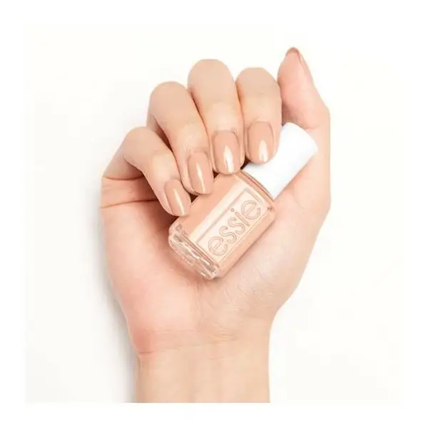 832 Energía bien anidada - ESSIE Esmalte de uñas ESSIE €5,00