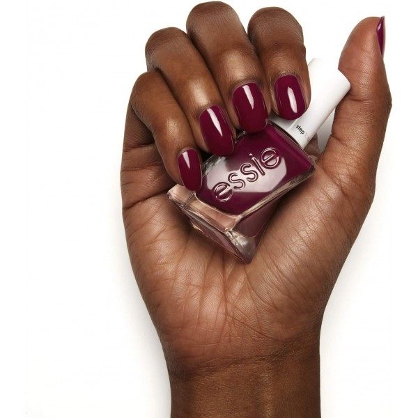 370 Model Clicks - and nail Polish, ESSIE Gel Couture