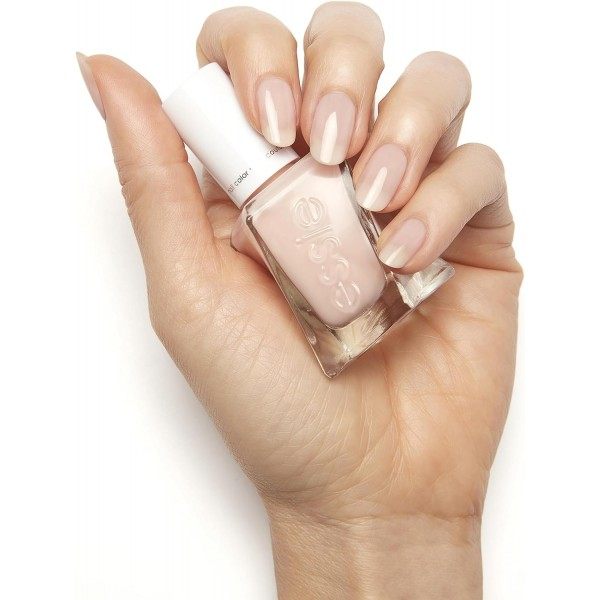 40 Fairy Tailor - nail Varnish ESSIE Gel Couture