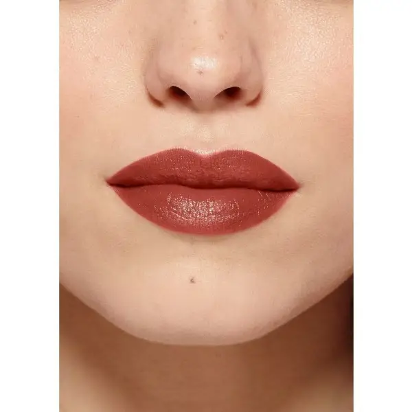 182 Extreme - Color Riche Satin Lipstick Pure Pigments with Omega 3 and Vitamin E by L'Oréal Paris L'Oréal €8.99