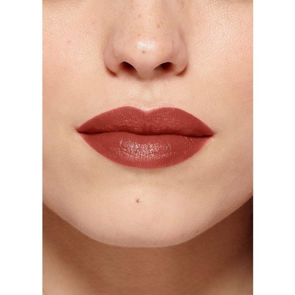 182 Extreme - Rossetto satinato Color Riche Pigmenti puri con Omega 3 e Vitamina E di L'Oréal Paris L'Oréal €8,99