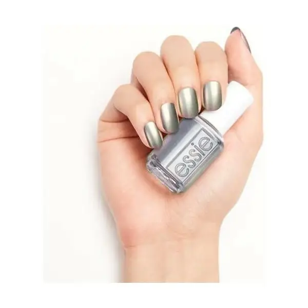 899 Geek Chic Silver - Nagellak ESSIE ESSIE 5,00 €