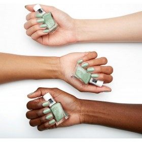 551 Bling It - Smalto per Unghie Essie Couture Brillantezza Effetto Gel di Essie ESSIE 6,99 €