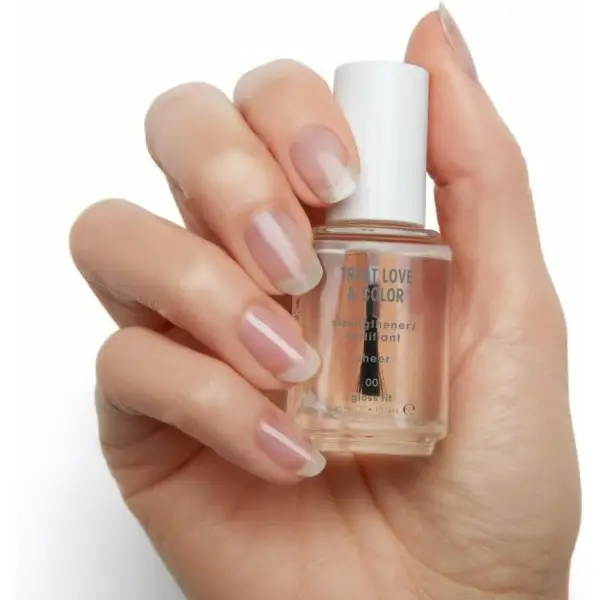 00 Gloss Fit - Treat Love Color - Vernís d'ungles enfortidor CURE ESSIE ESSIE 6,10 €