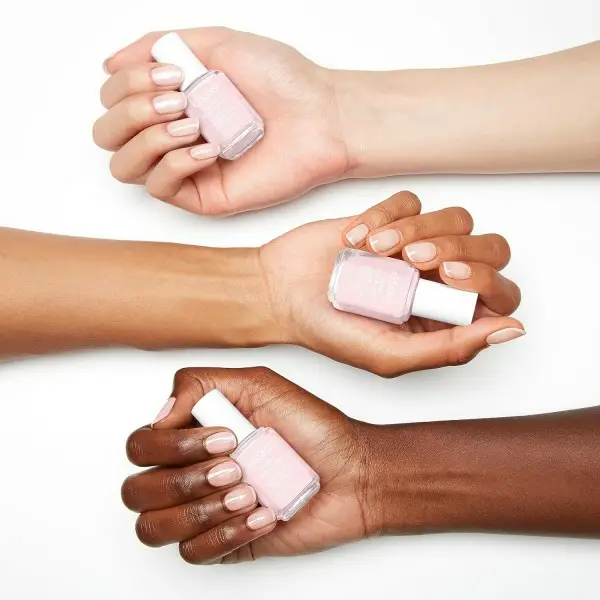 03 Sheers to You - Treat Love Color - Vernis à Ongles Fortifiant SOIN ESSIE ESSIE 6,00 € - 03 Sheers to You - Treat Love Color