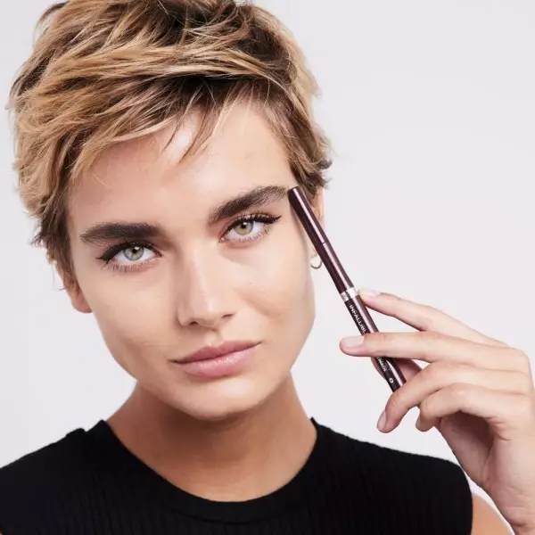 02 Brown - Eyeliner a pennarello Precision Grip Infaillible di L'Oréal Paris L'Oréal 5,50&nbsp;€