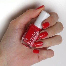 63 Too Too Hot Nagellak ESSIE ESSIE 13,99 €