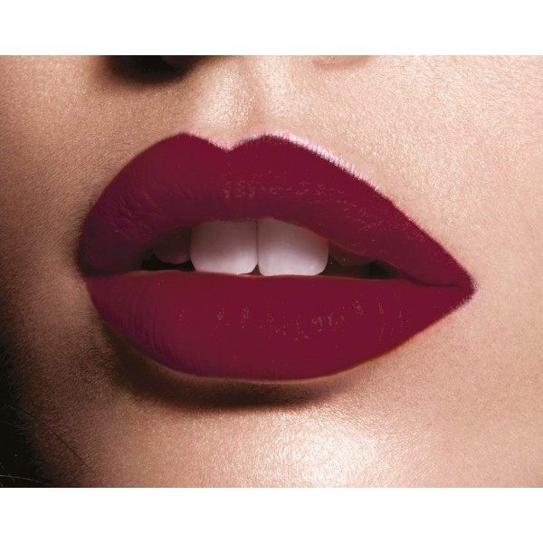 975 Goddelijke Wijn - Rode lip MAT van Maybelline Color Sensational