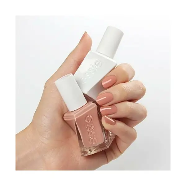 30 Cucire Me ( nudo ) - smalti ESSIE Gel Couture ESSIE 5,99 €
