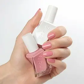 50 punto per Punto - smalto per unghie ESSIE Gel Couture ESSIE 5,99 €