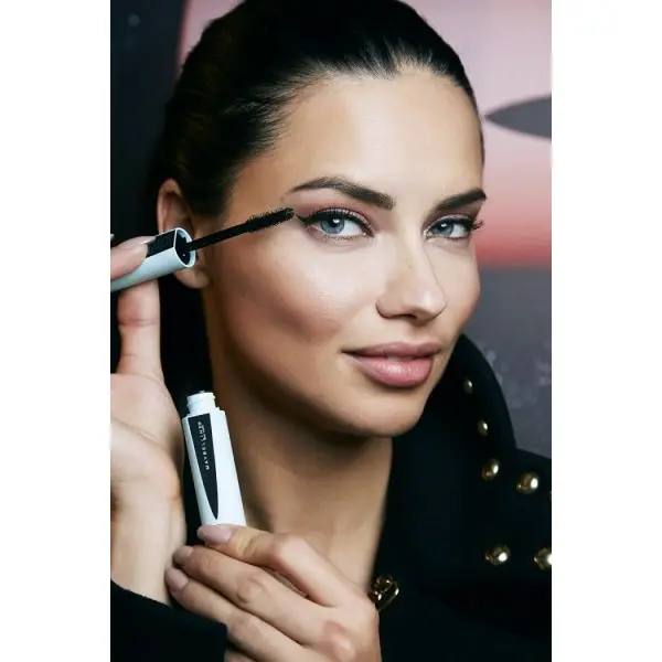 Schwarz, Waterproof - Mascara Volume Total Temptation von presse / pressemitteilungen Maybelline presse / pressemitteilungen