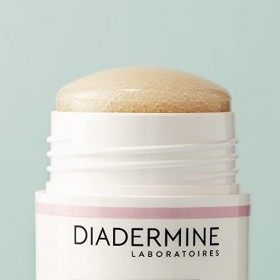 Diadermine - Exfoliant Visage Solide en Stick - Formule au Thé Matcha - Tous types de Peaux - Respectueux de la Peau - 98% d ...