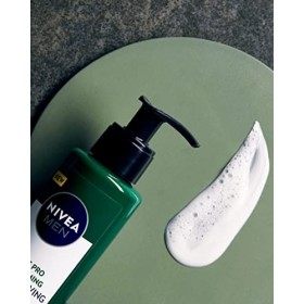 NIVEA MEN Crème à raser ultra apaisante Sensitive Pro 1 x 200 ml , Crème de rasage à l’Huile de Chanvre Bio et Vitamine E, S