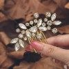 Unicra Peigne à cheveux en forme de fleur argentée avec perles et cristaux pour femme et fille