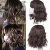 Leeven 14 Pouces Curly Wig with Bangs Natural Wave Hair Ombre Curly Wigs for Woman Short Bob Wig with Fringe Fancy Dress Part