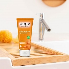 WELEDA - Trio Crème de douche nourrissante à lArgousier - Vitalité et tonus - Vegan* - Certifié Natrue** - Tube 200 ml x 3