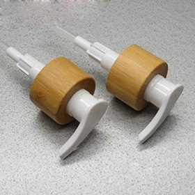 1 bouteille de pompe en verre dépoli de 120 ml avec pompe à tête en bambou pour shampoing, huiles essentielles, gel douche, d