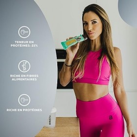 BioTechUSA Crispy Protein Bar, Une barre protéinée croustillante saveur chocolat, sur lit de chocolat blanc, avec des protéin