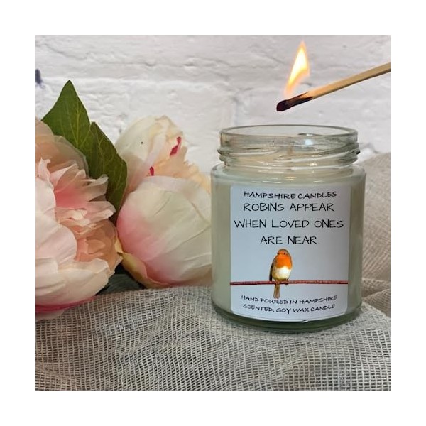 Hampshire Candles Bougie avec Citation Robins Apparence When Loved Ones are Near | Hautement parfumée | Cire de soja écologiq