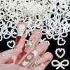 NICENEEDED 400Pcs Perle Nail Charms, 3D White Heart & Bow Design Nail Art Decor pour Nail Art Strass, Bijoux pour Ongles Gouj