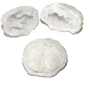 Géode entiere de Cristal - La pièce de 2,4kg- poids approximatif 