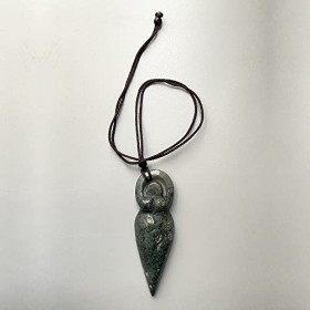 VIE Pendentif déesse de la Terre Mère - 8 x 3 cm - Agate mousse