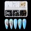 Lot de 6 breloques pour ongles en acrylique 3D - Fleurs blanches et noires - Avec perles dorées et argentées et perles en rés