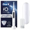 Oral-B iO 5N Brosse À Dents Électrique Blanche connectée Bluetooth, 1 Brossette, 1 Étui De Voyage & iO Gentle Care Brossettes