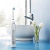 Oral-B Pro 8000 Brosse À Dents Électrique Rechargeable Avec 1 Manche Connecté Bluetooth Détecteur De Position, Argenté, 1 Bro