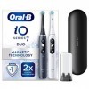 Oral-B iO7 Lot de 2 brosses à dents électriques avec technologie magnétique, cadeaux pour femme/homme, poignées connectées pa