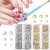 2 Boîtes Strass Art dOngle, plus de 3300pcs Nail Art Strass 6 Tailles Pierre Strass Transparent avec Stylo Dotting Ongles po