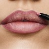 Avon Glimmerstick Crayon à lèvres cachemire rose, infusé avec de la vitamine E pour une application lisse et des lèvres défin