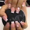 Vatocu Carré Brillant Faux Ongles Français Court Faux Ongles Rose Glitter Nude Appuyez sur les lignes blanches des ongles Col