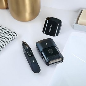 Le duo de voyage MANSCAPED™ The Handyman™ comprend la tondeuse nez et oreilles The Weed Whacker™ 2.0 et un rasoir portable co