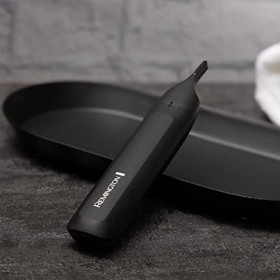 Remington Trim and Fit NE8000 Kit de soin pour le visage avec pince à épiler et peigne à sourcils