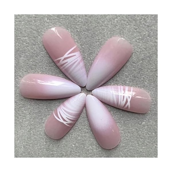 Ongles artificiels décorés avec des motifs ongles Deni Carte