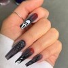 Handcess Lot de 24 faux ongles noirs en forme de cercueil dHalloween en acrylique brillant à coller sur les ongles pour femm